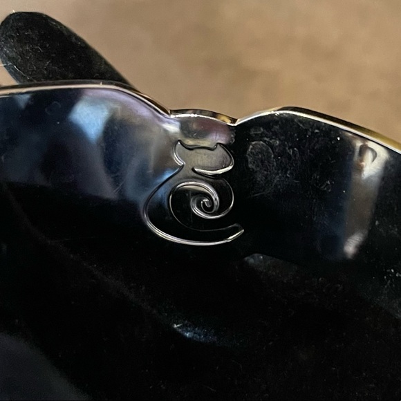 😻 Cat Lady Bracelet White and Silver Cat 🐈‍⬛ Wrist Cuff. - Picture 3 of 4